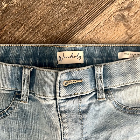 Wonderly Pull On Jegging. High Rise. Size 8. - Picture 6 of 9